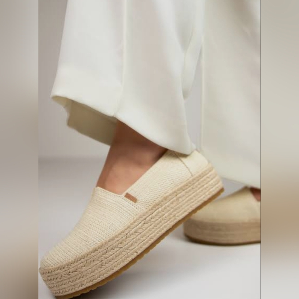 Toms Valencia Canvas Platform Slip-On Espadrilles Size 9 NWOT MSRP $85